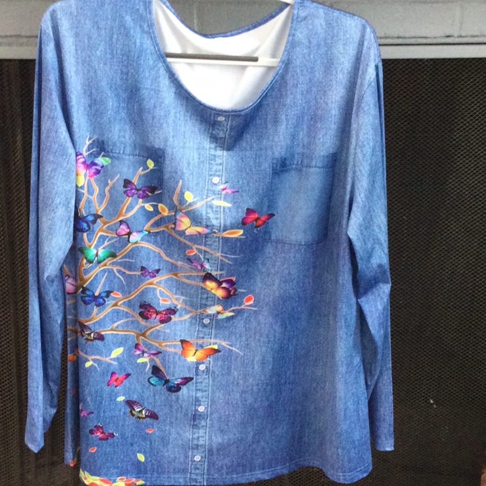 Fancy butterfly shirt women’s size 2XL